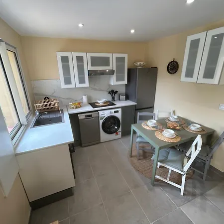 L'echappee Bleue, A 3 Minutes Holiday home Hyeres